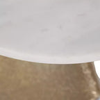 Tavolino d'appoggio rotondo con ripiano in marmo e base in metallo dorato