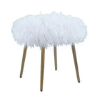 Pouf quadrato in finta pelliccia con gambe in metallo color oro rosa