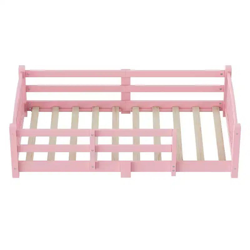 Letto a pavimento Montessori per bambini, una piazza, con doghe e sponde di protezione – Struttura letto in legno massiccio, rosa