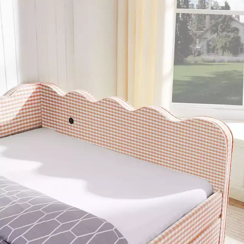 Daybed Queen Size in Gingham con Struttura Ondulata, 2 Cassetti Contenitori e Porta USB, Rivestito in Lino